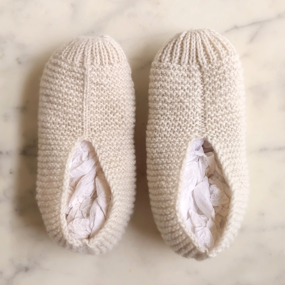 Brand new, Hand-Knitted Foot Warmer.